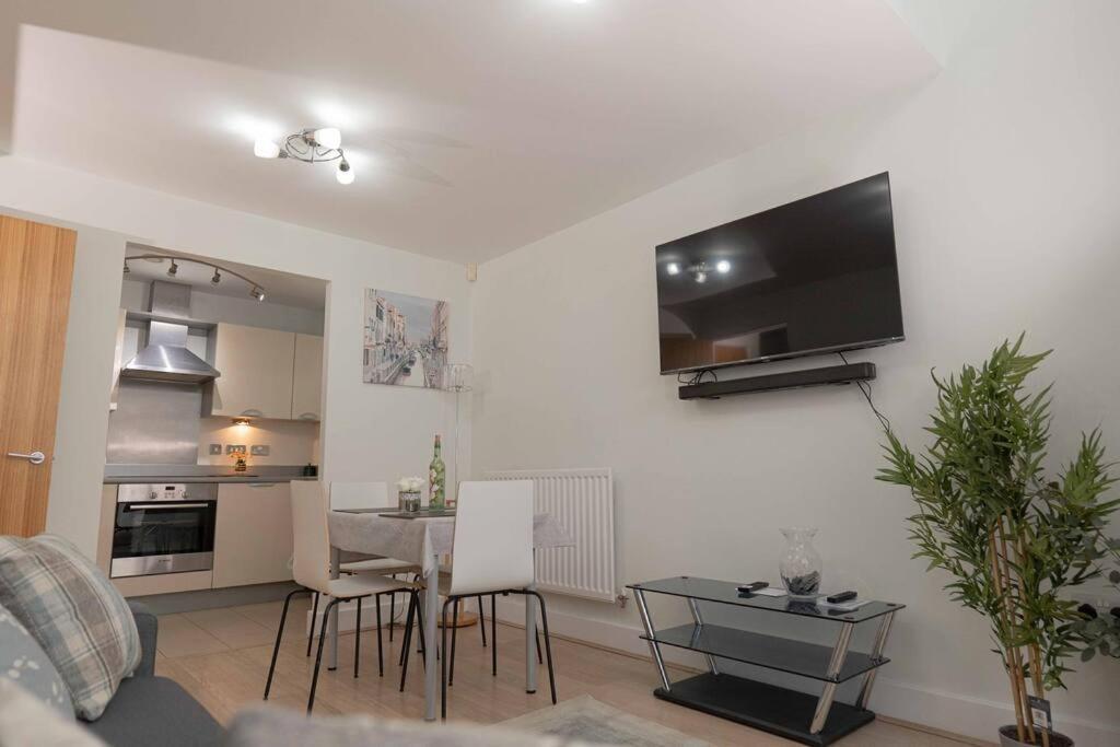 Beautiful 2 Bed In Central Birmingham: A Hidden Gem! Ngoại thất bức ảnh