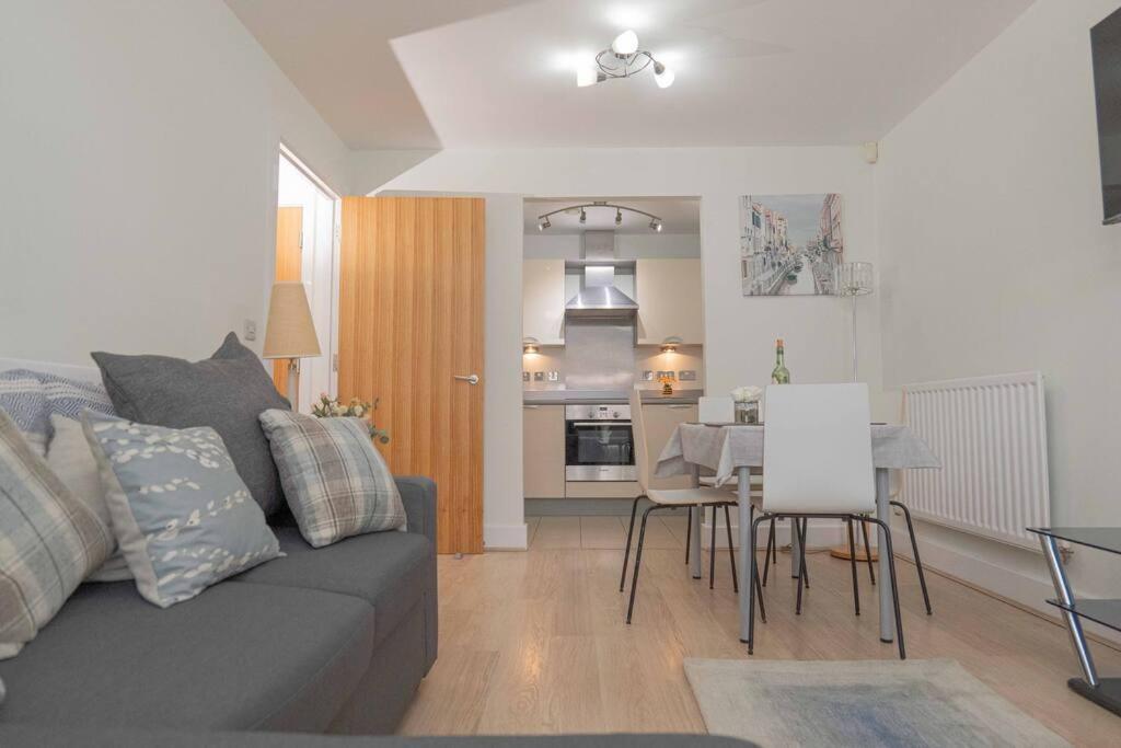 Beautiful 2 Bed In Central Birmingham: A Hidden Gem! Ngoại thất bức ảnh